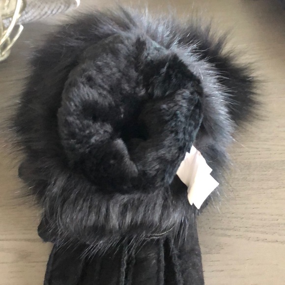 black suede fur cuffed gloves NWOT - Picture 3 of 4